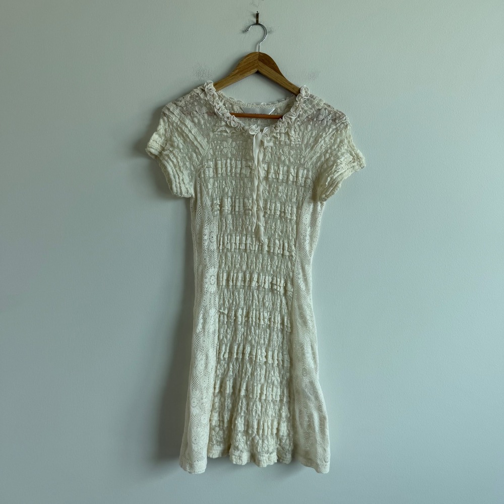 An Lic Au Blue! Ivory Lace Short Sleeve Dress